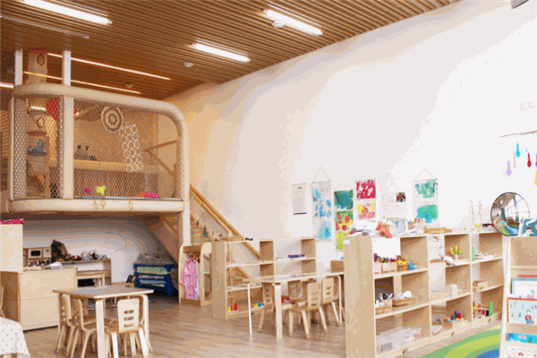 麦斯堡国际艺术成长中心